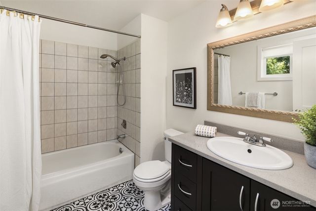 12820 87th Avenue, Kirkland, WA 98034