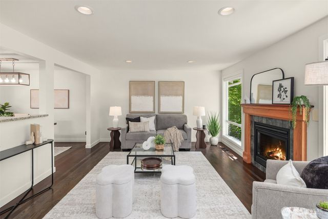 12820 87th Avenue, Kirkland, WA 98034