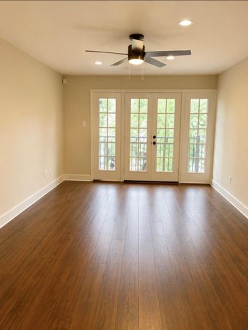 223 Asbury Street, Houston, TX 77007