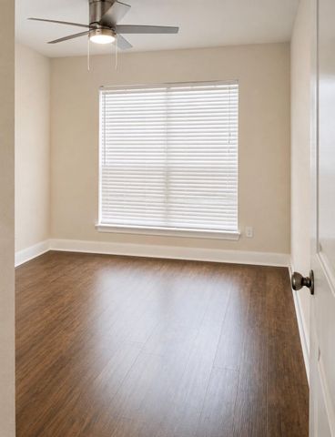 223 Asbury Street, Houston, TX 77007