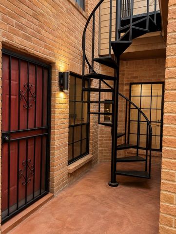 223 Asbury Street, Houston, TX 77007