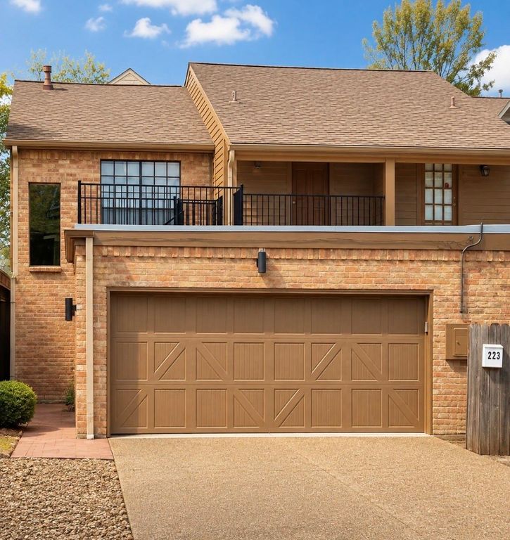 223 Asbury Street, Houston, TX 77007