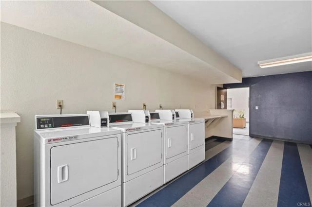 5500 Owensmouth Avenue 311, Woodland Hills, CA 91367