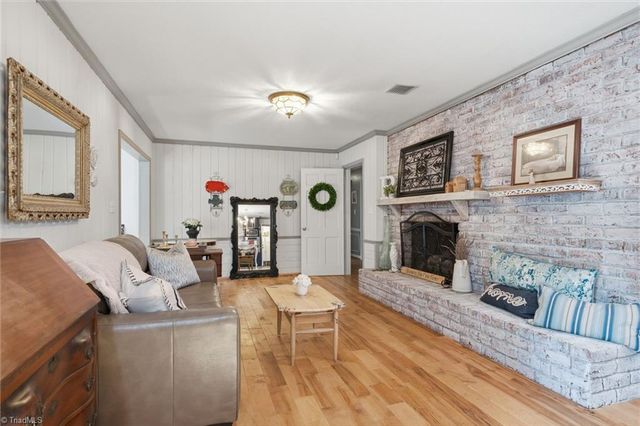 3630 Grandview Club Road, Pfafftown, NC 27040