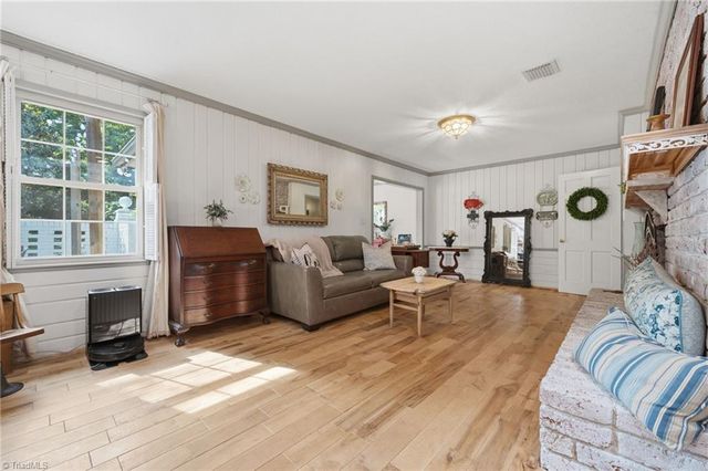3630 Grandview Club Road, Pfafftown, NC 27040