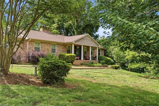 3630 Grandview Club Road, Pfafftown, NC 27040