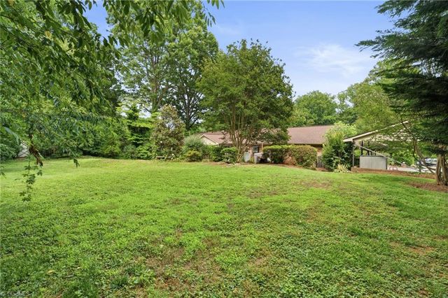 3630 Grandview Club Road, Pfafftown, NC 27040