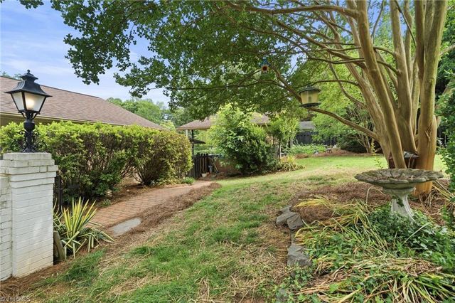 3630 Grandview Club Road, Pfafftown, NC 27040