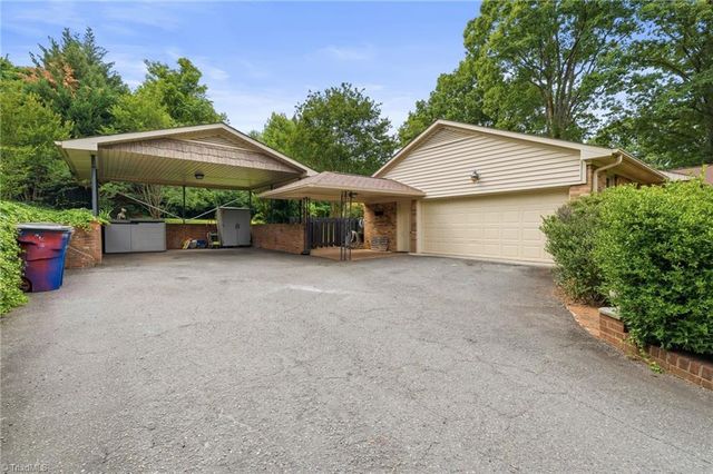 3630 Grandview Club Road, Pfafftown, NC 27040