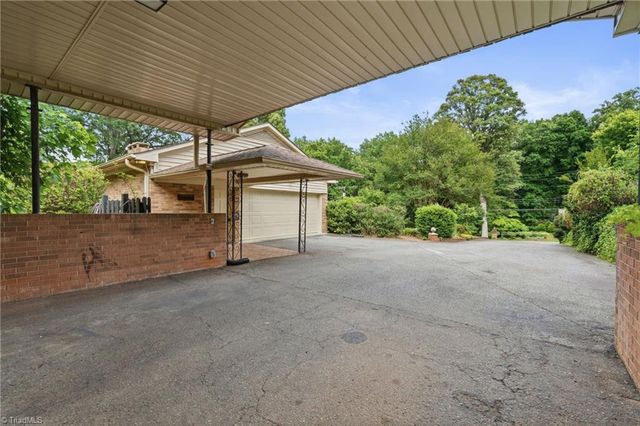 3630 Grandview Club Road, Pfafftown, NC 27040