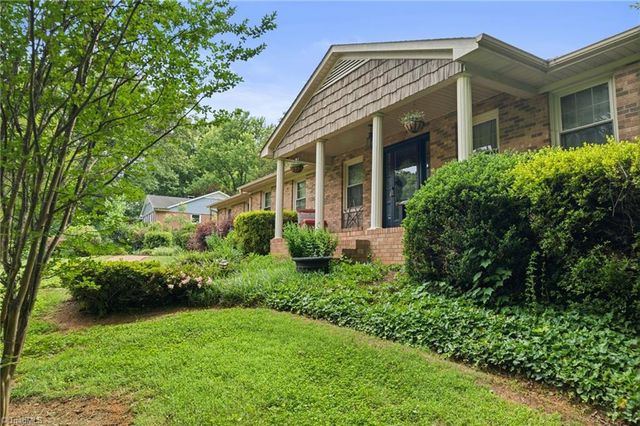 3630 Grandview Club Road, Pfafftown, NC 27040