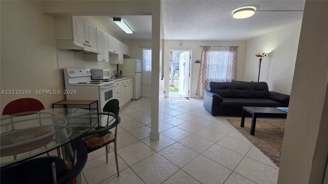 415 NE 2nd St 106, Hallandale Beach, FL 33009