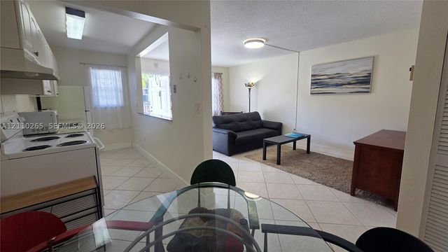 415 NE 2nd St 106, Hallandale Beach, FL 33009