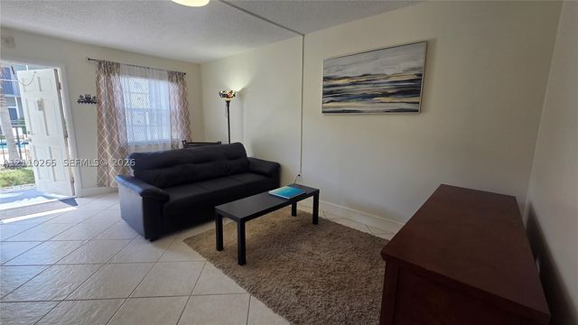 415 NE 2nd St 106, Hallandale Beach, FL 33009