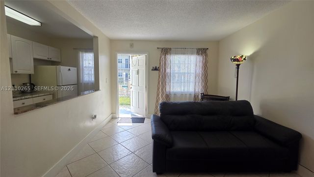 415 NE 2nd St 106, Hallandale Beach, FL 33009