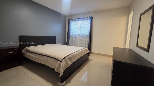 415 NE 2nd St 106, Hallandale Beach, FL 33009