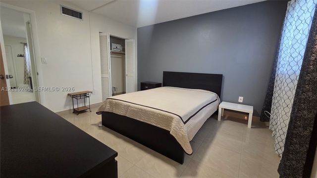 415 NE 2nd St 106, Hallandale Beach, FL 33009