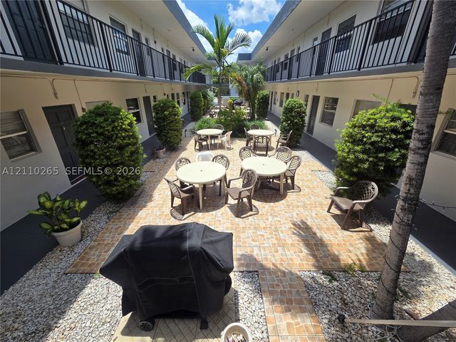 415 NE 2nd St 106, Hallandale Beach, FL 33009