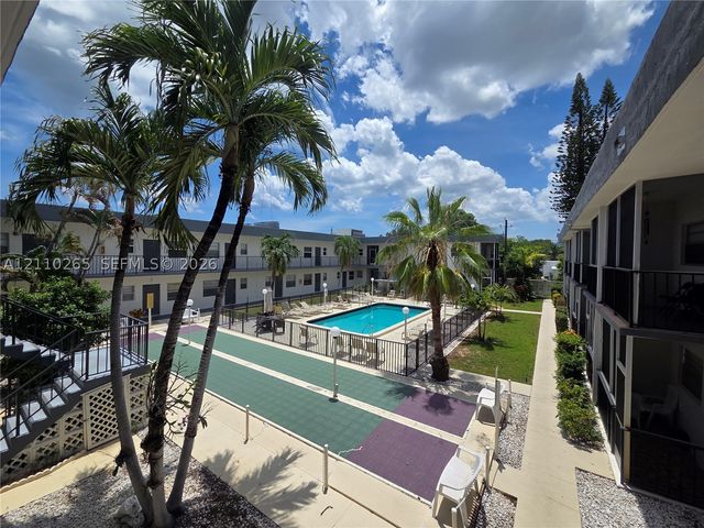 415 NE 2nd St 106, Hallandale Beach, FL 33009