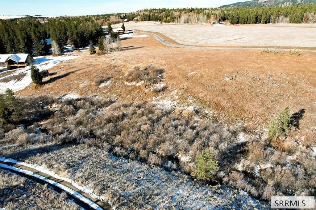 Image 15 of property listing at 1656 Shadow Loop South, Ashton, ID 83420