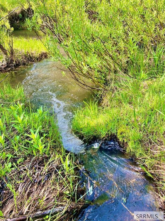 Image 2 of property listing at 1656 Shadow Loop South, Ashton, ID 83420