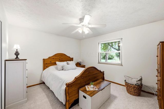 2018 Candleberry Drive, Grove City, OH 43123