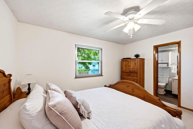 2018 Candleberry Drive, Grove City, OH 43123