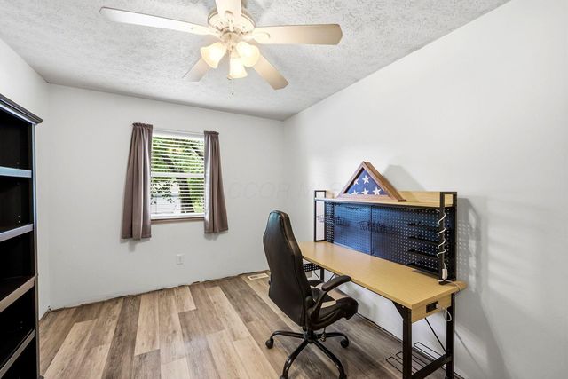 2018 Candleberry Drive, Grove City, OH 43123