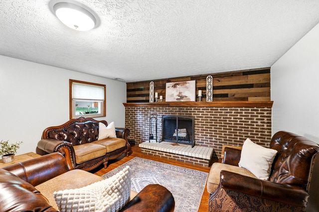 2018 Candleberry Drive, Grove City, OH 43123