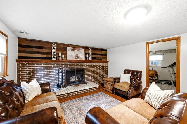 2018 Candleberry Drive, Grove City, OH 43123