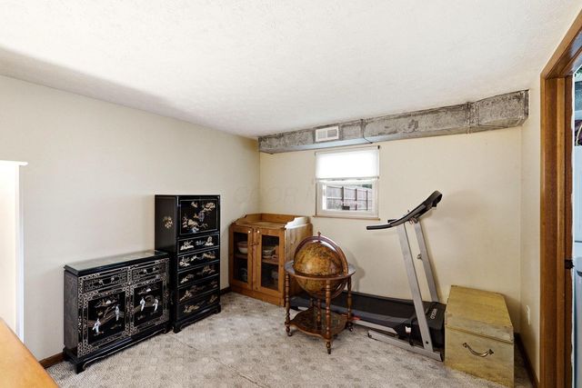 2018 Candleberry Drive, Grove City, OH 43123