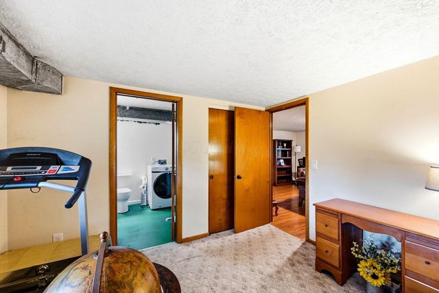 2018 Candleberry Drive, Grove City, OH 43123