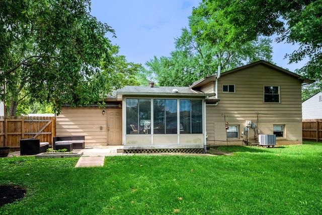 2018 Candleberry Drive, Grove City, OH 43123