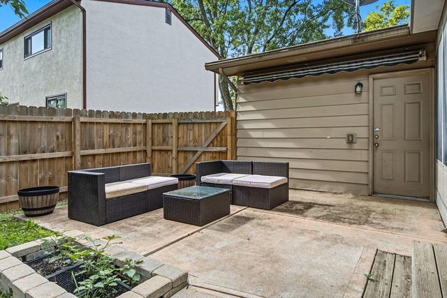 2018 Candleberry Drive, Grove City, OH 43123