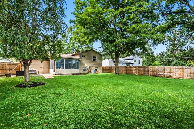 2018 Candleberry Drive, Grove City, OH 43123