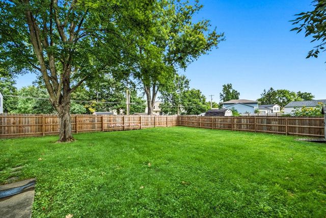 2018 Candleberry Drive, Grove City, OH 43123