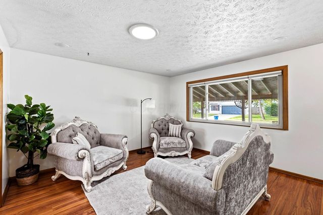 2018 Candleberry Drive, Grove City, OH 43123