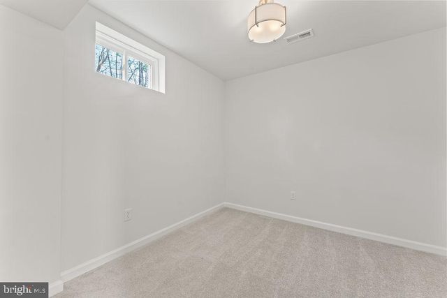 729 VAWTER CORNER RD, Louisa, VA 23093