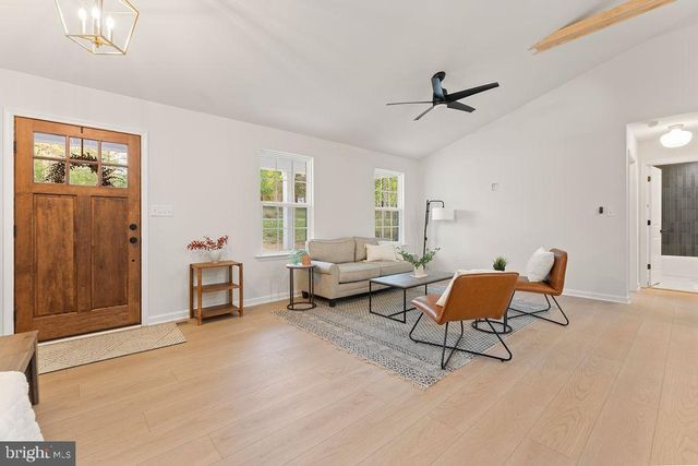 729 VAWTER CORNER RD, Louisa, VA 23093
