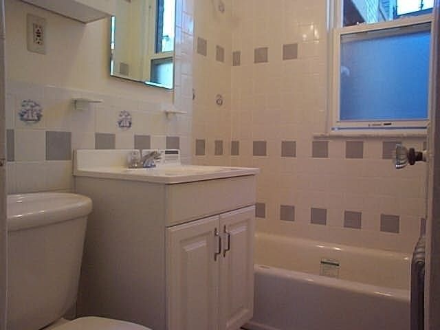24 Sidlaw Rd 16, Boston, MA 02135