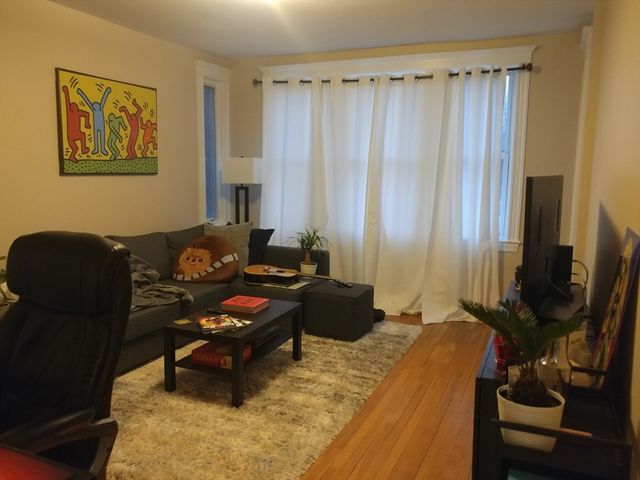24 Sidlaw Rd 16, Boston, MA 02135