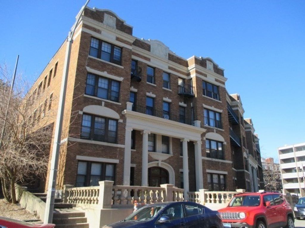 24 Sidlaw Rd 16, Boston, MA 02135