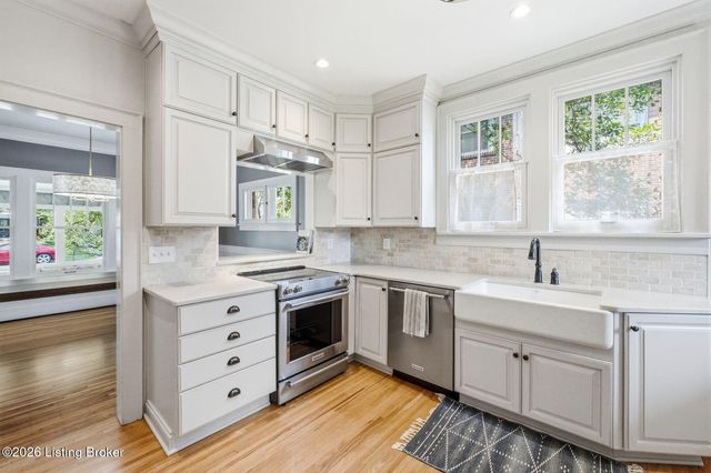 2505 Broadmeade Rd, Louisville, KY 40205
