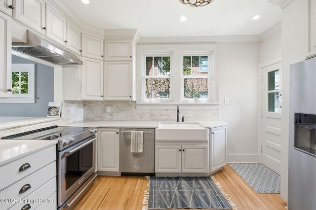 2505 Broadmeade Rd, Louisville, KY 40205