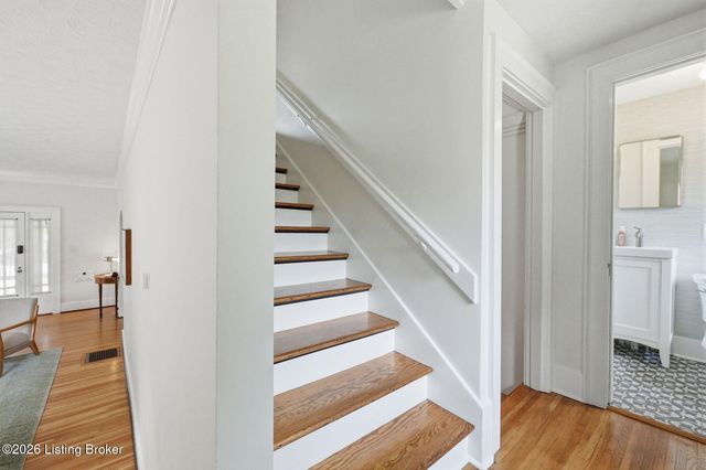 2505 Broadmeade Rd, Louisville, KY 40205