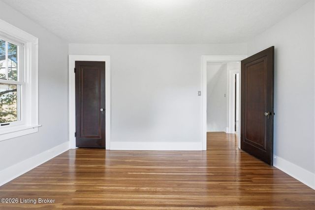 2505 Broadmeade Rd, Louisville, KY 40205