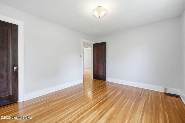 2505 Broadmeade Rd, Louisville, KY 40205