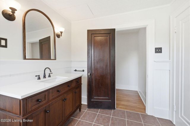 2505 Broadmeade Rd, Louisville, KY 40205