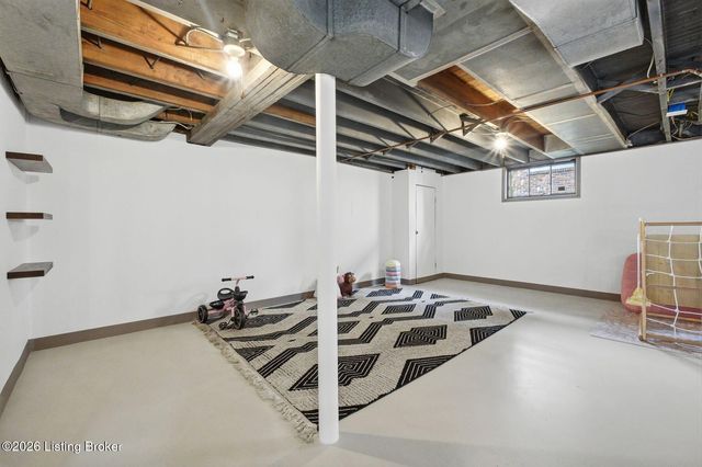 2505 Broadmeade Rd, Louisville, KY 40205