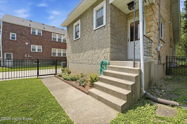 2505 Broadmeade Rd, Louisville, KY 40205